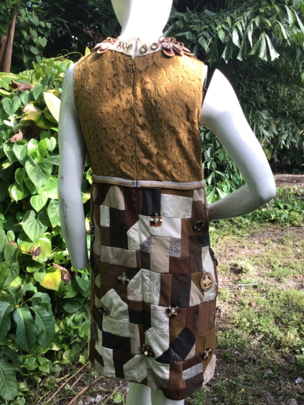 Vintage Chloe lace and beaded Dress with stunning design - Picture 4 of 11